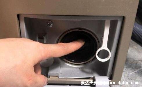 滚筒洗衣机怎么清理里面的脏东西，胶圈/滚筒/排污孔的清洗步骤