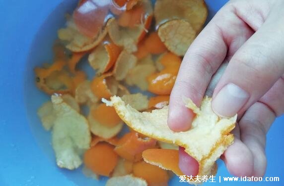 砂糖橘能做成陈皮嘛，砂糖橘的白丝可以吃吗(可以)