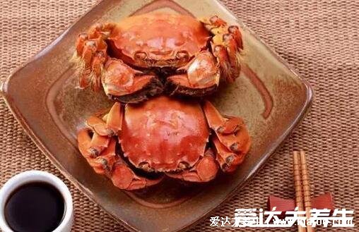 新手怎么吃螃蟹图解，6个步骤先吃蟹盖再吃蟹身(4个部位不能吃)