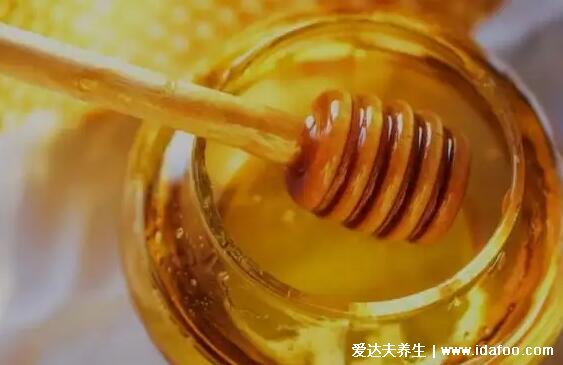 为什么蜂蜜不会变质，天然抑菌性但会变质(喝蜂蜜水的10大禁忌)  