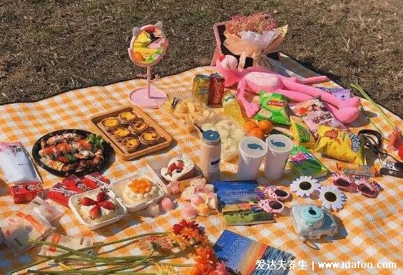 野餐带什么食物好，野餐必备食物物品清单图片