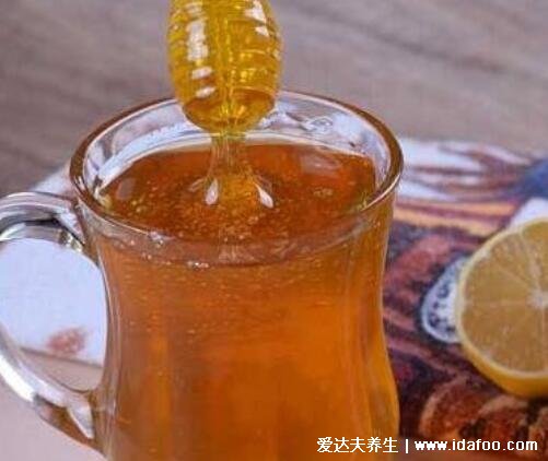 喝蜂蜜水的4大禁忌，蜂蜜不能和什么同食（和韭菜会腹泻）