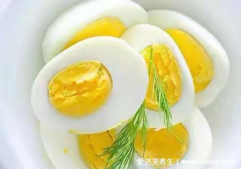 每天吃几个鸡蛋最好？吃多了会影响心脑血管？