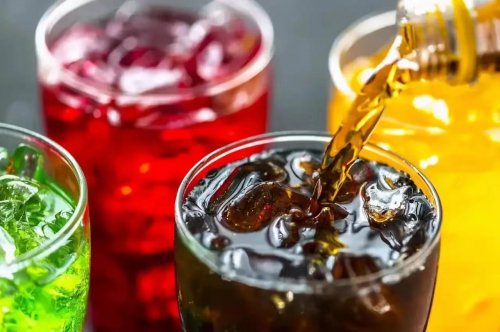 长期喝碳酸饮料会给身体带来哪些影响，听听各科医生怎么说